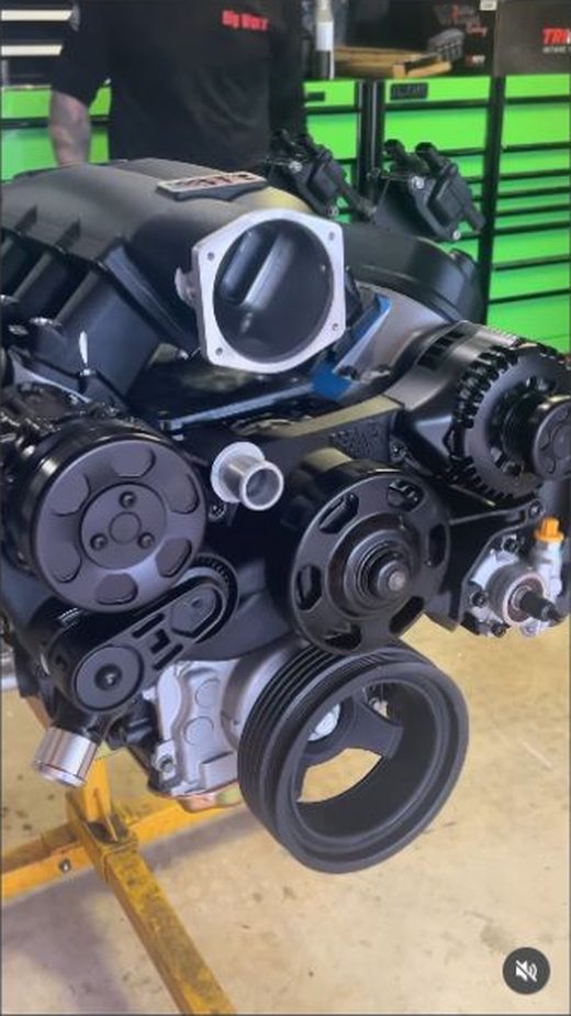 Performance engine and blower assembly